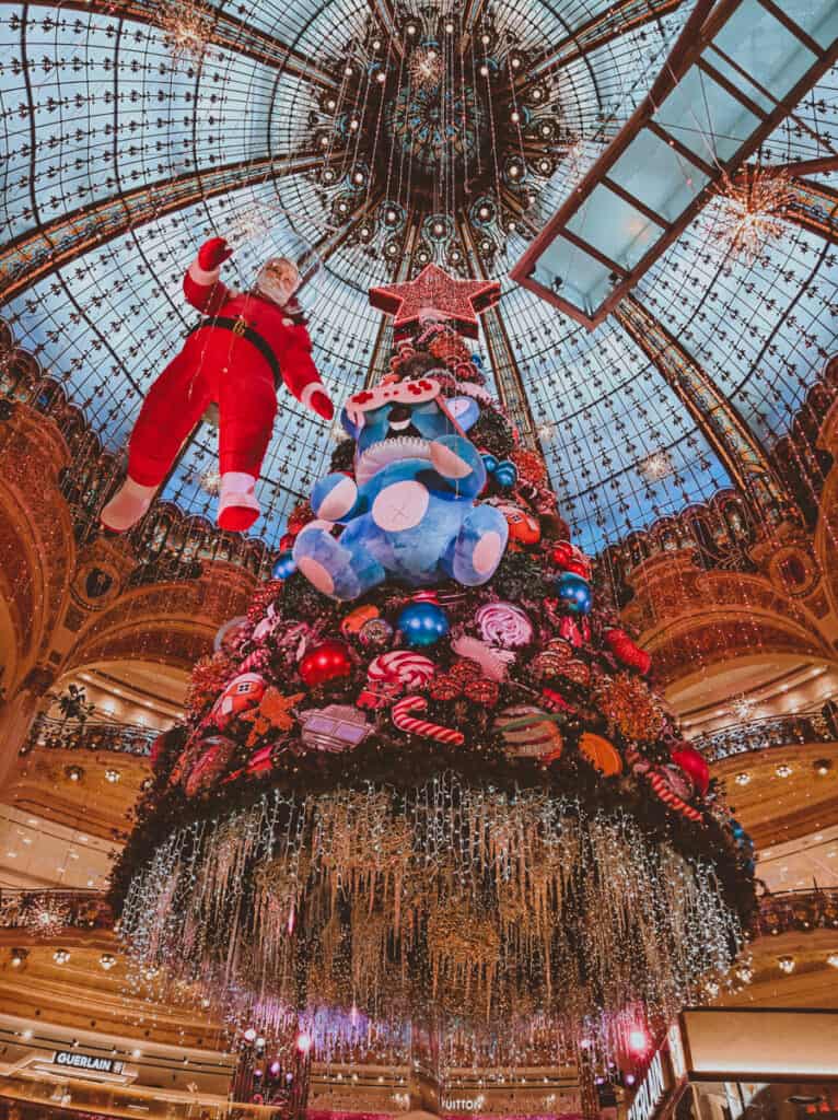 Galerie Lafayette before Christmas