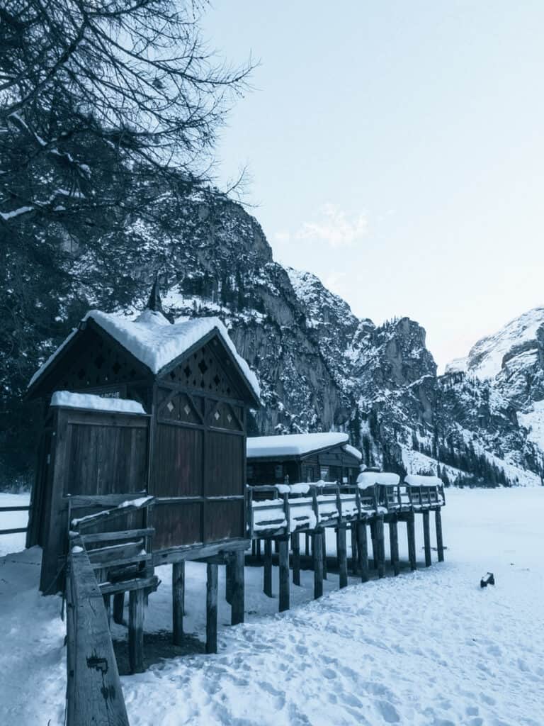 lago di braies during winter