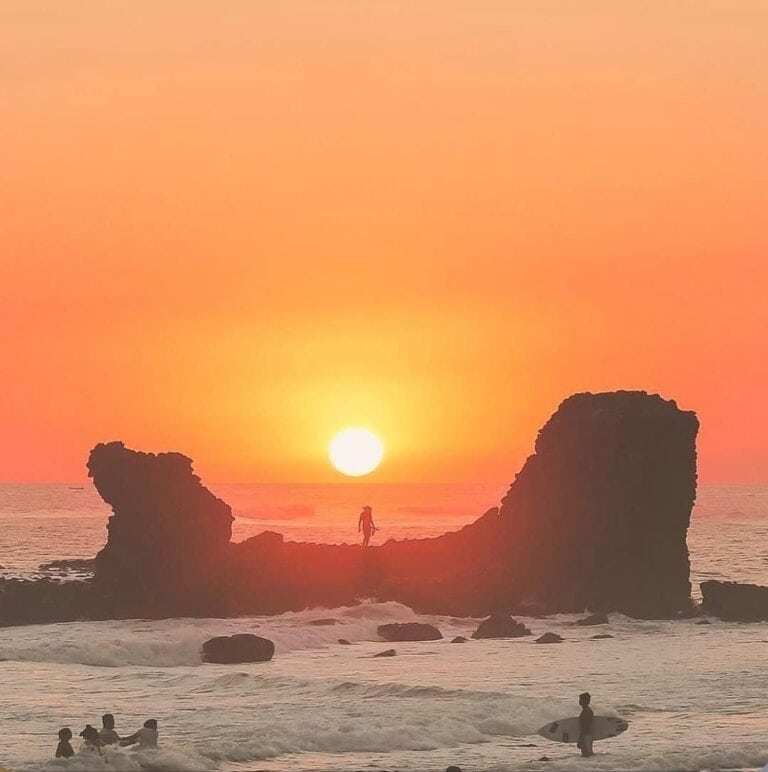 surf city el salvador playa el tunco