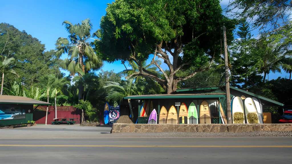 Haleiwa town on the North Shore of Oahu with shops and palm trees